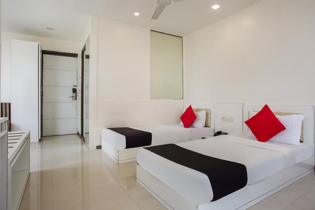 Capital O 35557 Hotel Aura Mumbai  Buitenkant foto