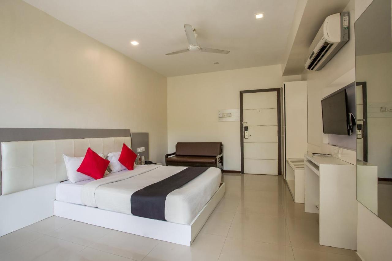 Capital O 35557 Hotel Aura Mumbai  Buitenkant foto