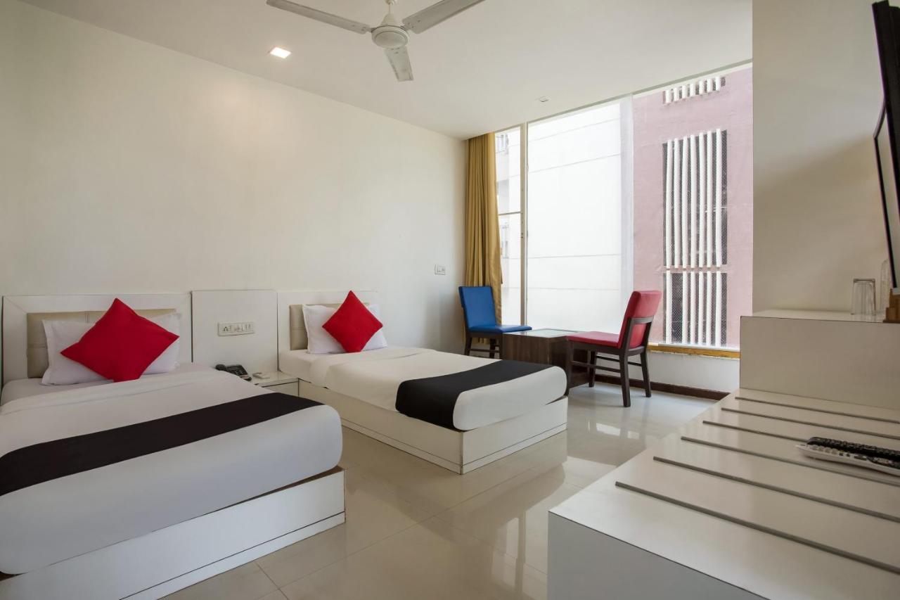 Capital O 35557 Hotel Aura Mumbai  Buitenkant foto