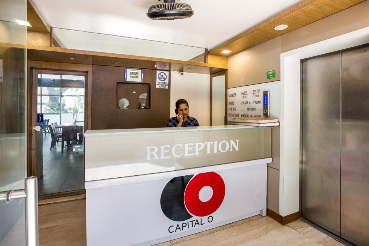 Capital O 35557 Hotel Aura Mumbai  Buitenkant foto