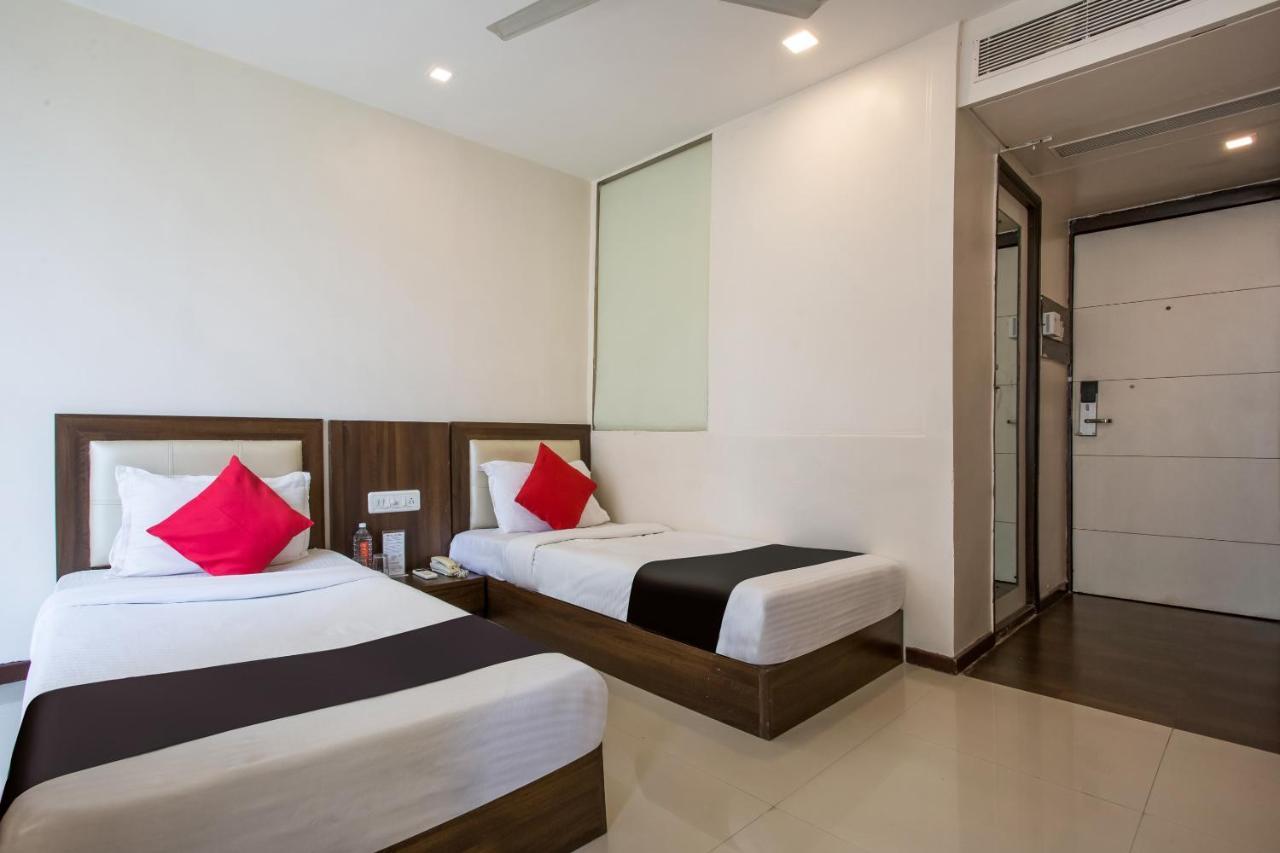 Capital O 35557 Hotel Aura Mumbai  Buitenkant foto